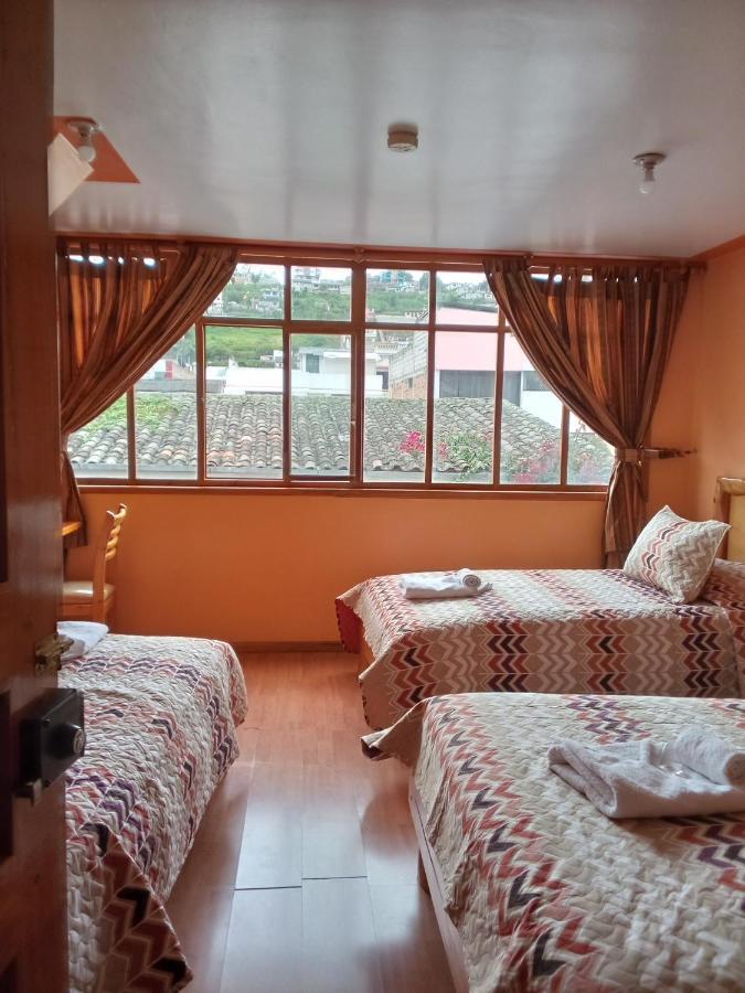Hotel Santafe Inn Отавало Екстериор снимка