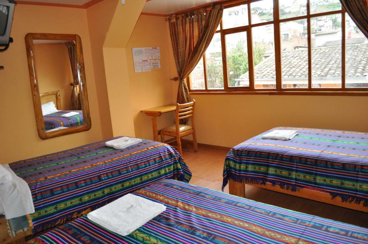 Hotel Santafe Inn Отавало Екстериор снимка